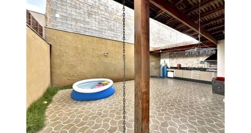 Belo Sobrado à venda em Cajamar no Bairro do Portais (Polvilho) na Rua das Zineas,