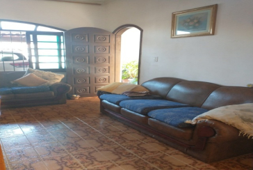 Casa à venda na Praia Grande no Bairro do Solemar na Rua Casimiro de Abreu,