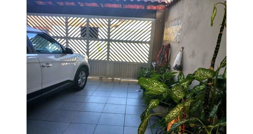 Casa à venda na Praia Grande no Bairro do Solemar na Rua Casimiro de Abreu,