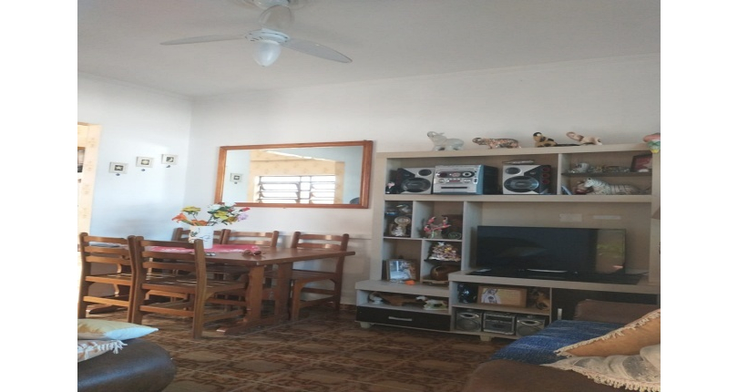 Casa à venda na Praia Grande no Bairro do Solemar na Rua Casimiro de Abreu,