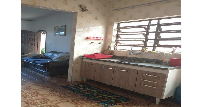 Casa à venda na Praia Grande no Bairro do Solemar na Rua Casimiro de Abreu,