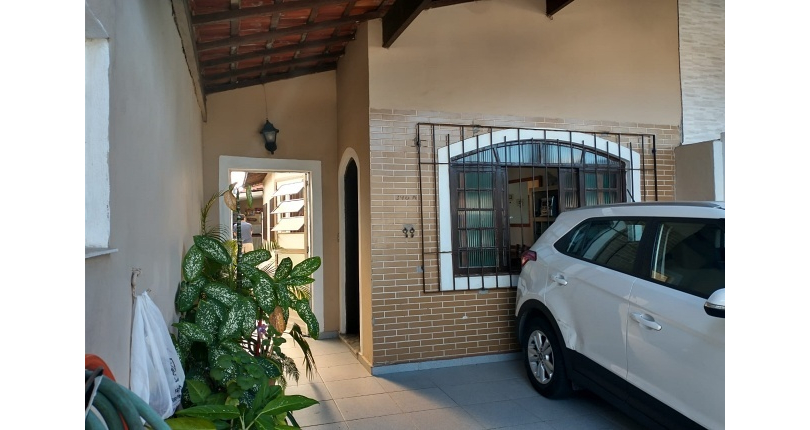 Casa à venda na Praia Grande no Bairro do Solemar na Rua Casimiro de Abreu,