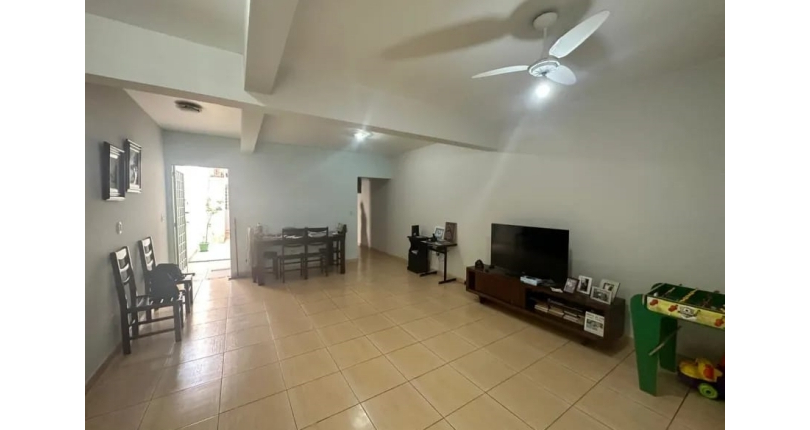 Casa Térrea à venda no Bairro do Jardim Mangalot na Rua Padre Aníbal Difrância,