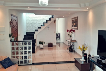 Belo Sobrado à venda no Bairro do Jardim Regina na Rua Crispim Santos, 