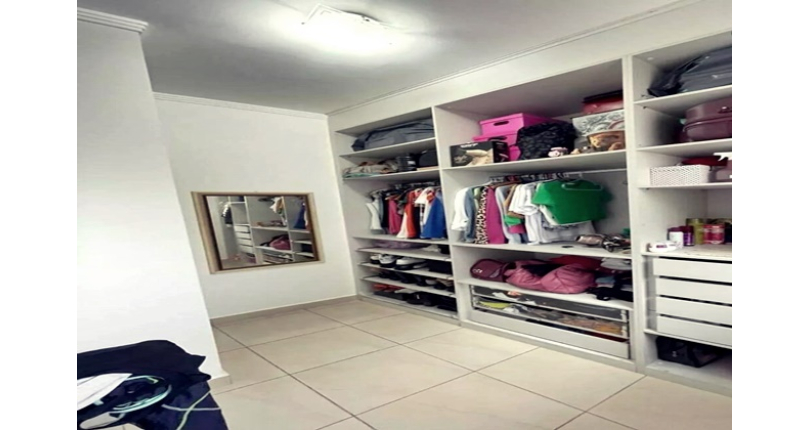 Belo Sobrado à venda no Bairro do Jardim Regina na Rua Crispim Santos, 