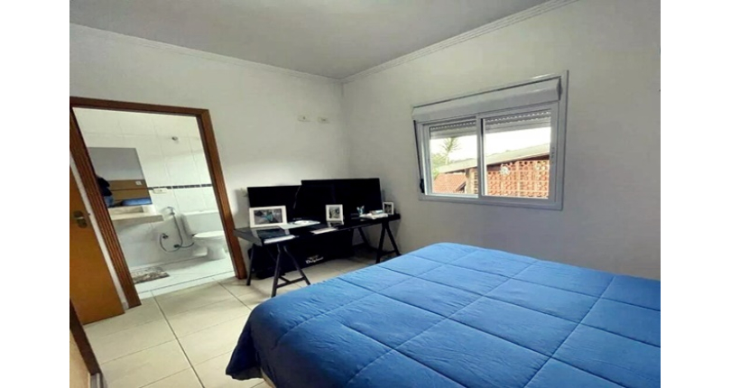 Belo Sobrado à venda no Bairro do Jardim Regina na Rua Crispim Santos, 