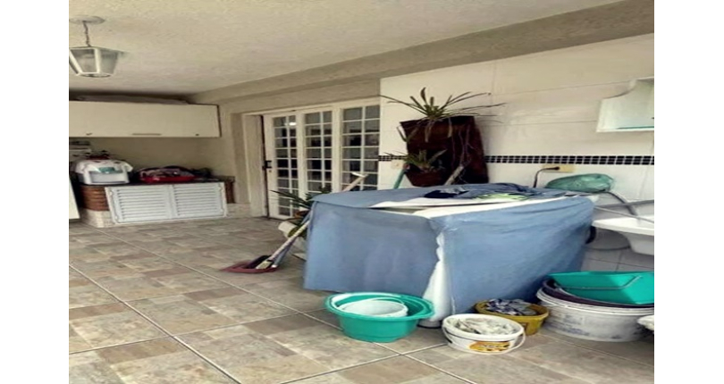 Belo Sobrado à venda no Bairro do Jardim Regina na Rua Crispim Santos, 