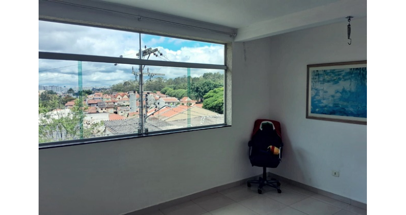 Belo Sobrado à venda no Bairro do Jardim Regina na Rua Crispim Santos, 