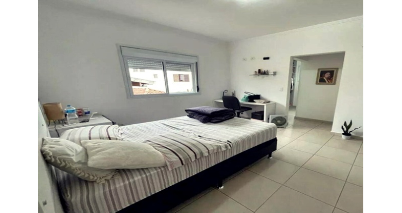 Belo Sobrado à venda no Bairro do Jardim Regina na Rua Crispim Santos, 