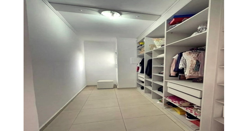 Belo Sobrado à venda no Bairro do Jardim Regina na Rua Crispim Santos, 