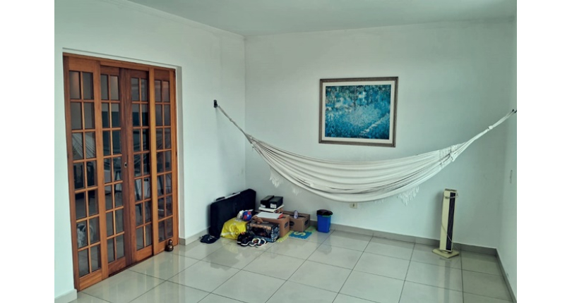 Belo Sobrado à venda no Bairro do Jardim Regina na Rua Crispim Santos, 