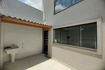 Belo Sobrado novo à Venda no Bairro do Parque Maria Domitila na Rua Antônio Félix Pacheco 316,