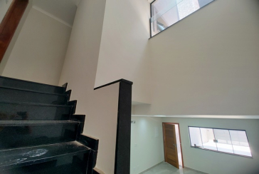 Belo Sobrado novo à Venda no Bairro do Parque Maria Domitila na Rua Antônio Félix Pacheco 316,