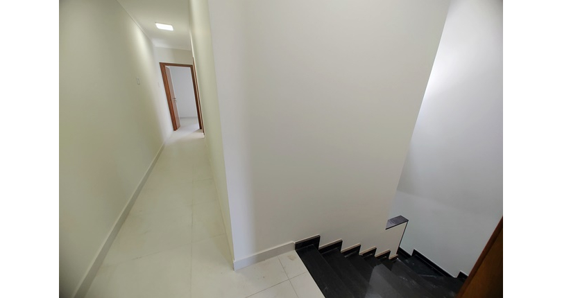 Belo Sobrado novo à Venda no Bairro do Parque Maria Domitila na Rua Antônio Félix Pacheco 316,