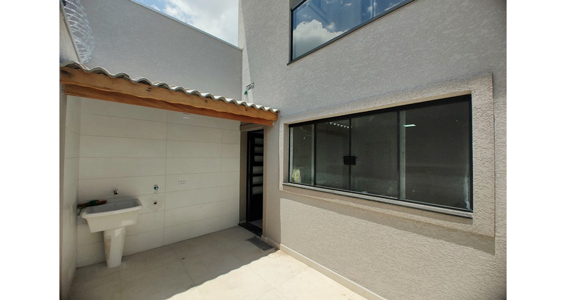 Belo Sobrado novo à Venda no Bairro do Parque Maria Domitila na Rua Antônio Félix Pacheco 316,