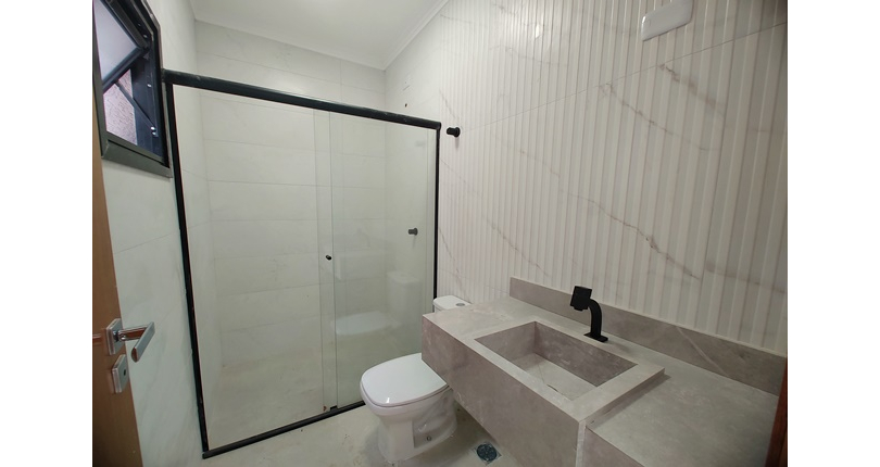 Belo Sobrado novo à Venda no Bairro do Parque Maria Domitila na Rua Antônio Félix Pacheco 316,