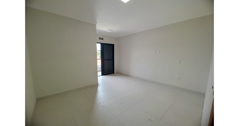 Belo Sobrado novo à Venda no Bairro do Parque Maria Domitila na Rua Antônio Félix Pacheco 316,