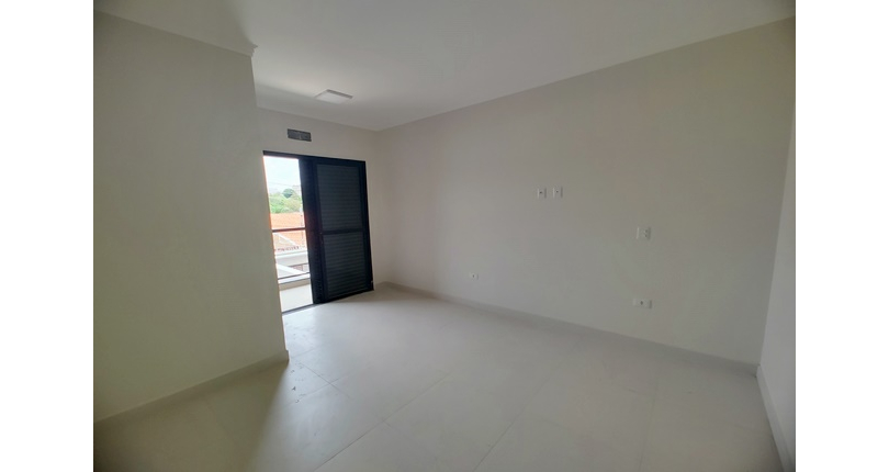 Belo Sobrado novo à Venda no Bairro do Parque Maria Domitila na Rua Antônio Félix Pacheco 316,