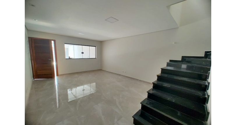 Belo Sobrado novo à Venda no Bairro do Parque Maria Domitila na Rua Antônio Félix Pacheco 316,