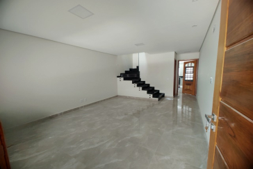 Belo Sobrado novo à Venda no Bairro do Parque Maria Domitila na Rua Antônio Félix Pacheco 316