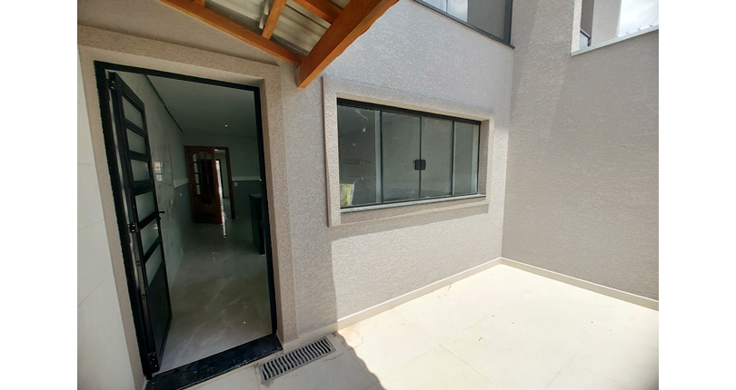 Belo Sobrado novo à Venda no Bairro do Parque Maria Domitila na Rua Antônio Félix Pacheco 316