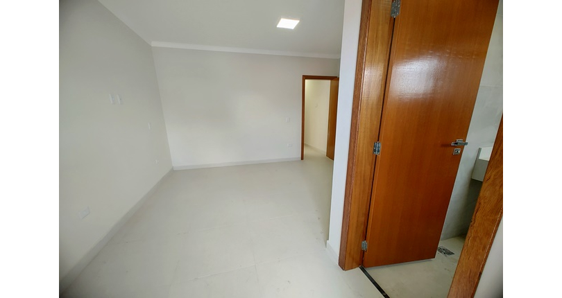 Belo Sobrado novo à Venda no Bairro do Parque Maria Domitila na Rua Antônio Félix Pacheco 316