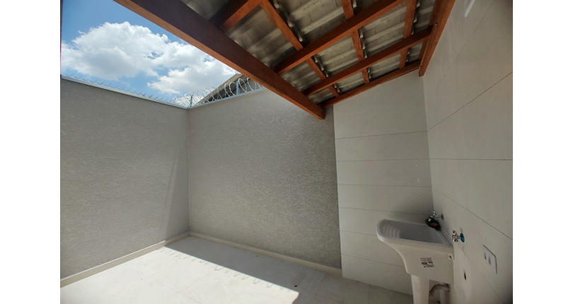 Belo Sobrado novo à Venda no Bairro do Parque Maria Domitila na Rua Antônio Félix Pacheco 316