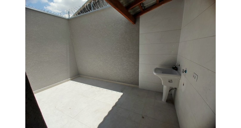 Belo Sobrado novo à Venda no Bairro do Parque Maria Domitila na Rua Antônio Félix Pacheco 316