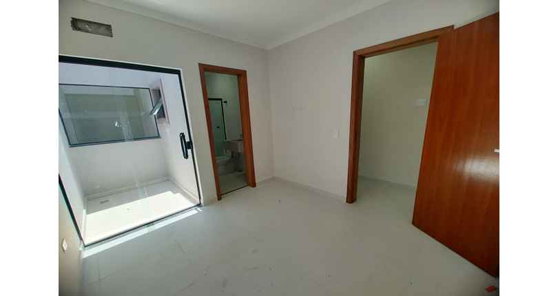 Belo Sobrado novo à Venda no Bairro do Parque Maria Domitila na Rua Antônio Félix Pacheco 316