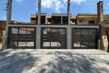 Lindo Sobrado Novo à venda Bairro do Parque São Domingos na Avenida General Charles de Gaulle 194,
