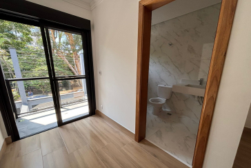 Lindo Sobrado Novo à venda Bairro do Parque São Domingos na Avenida General Charles de Gaulle 194,