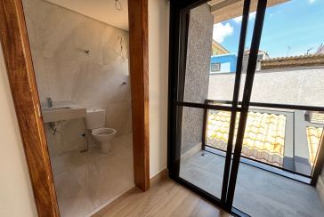 Lindo Sobrado Novo à venda Bairro do Parque São Domingos na Avenida General Charles de Gaulle 194,