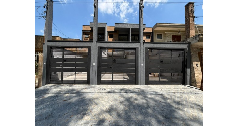 Lindo Sobrado Novo à venda Bairro do Parque São Domingos na Avenida General Charles de Gaulle 194,