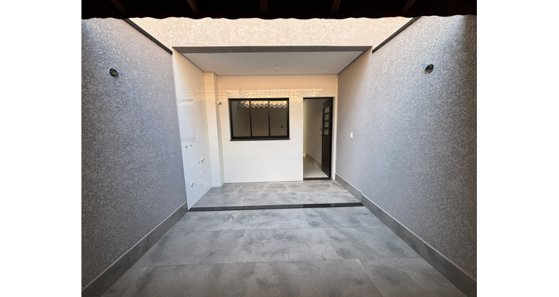 Lindo Sobrado Novo à venda Bairro do Parque São Domingos na Avenida General Charles de Gaulle 194,