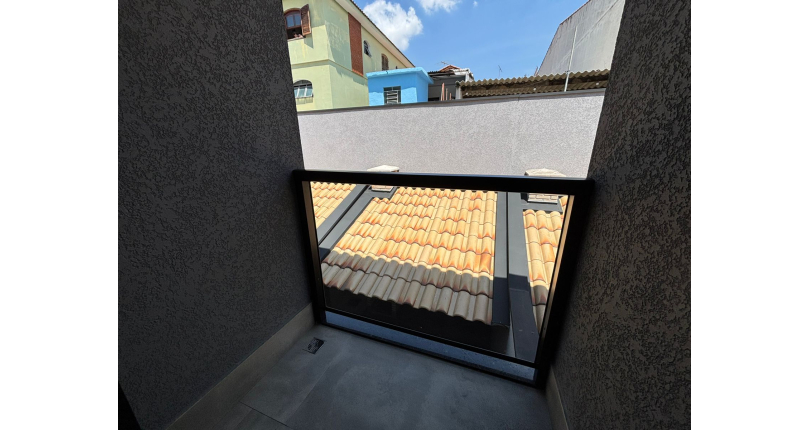 Lindo Sobrado Novo à venda Bairro do Parque São Domingos na Avenida General Charles de Gaulle 194,