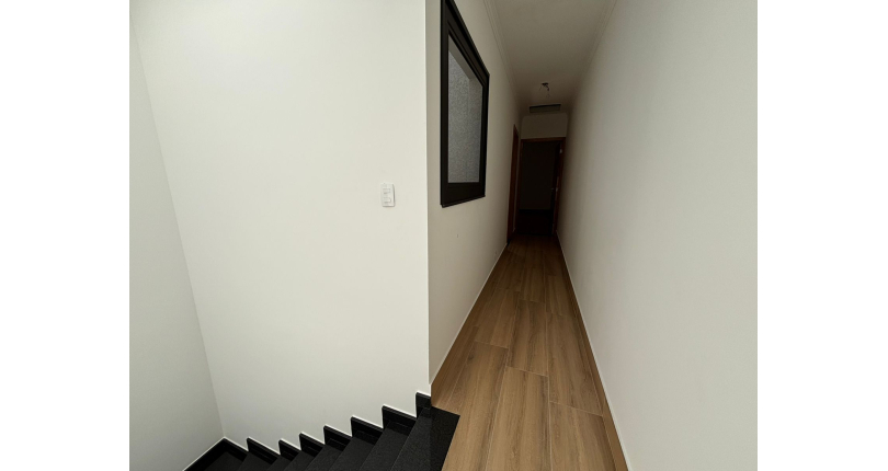 Lindo Sobrado Novo à venda Bairro do Parque São Domingos na Avenida General Charles de Gaulle 194,