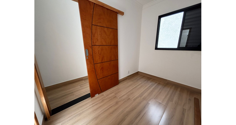 Lindo Sobrado Novo à venda Bairro do Parque São Domingos na Avenida General Charles de Gaulle 194,