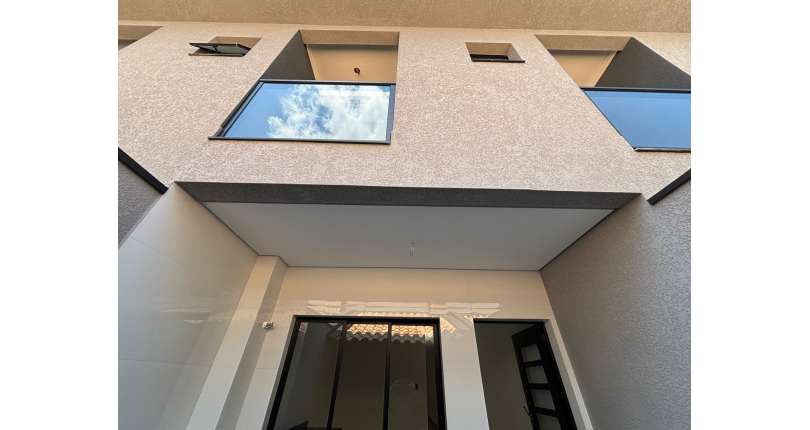 Lindo Sobrado Novo à venda Bairro do Parque São Domingos na Avenida General Charles de Gaulle 194,