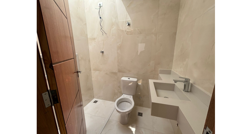 Lindo Sobrado Novo à venda Bairro do Parque São Domingos na Avenida General Charles de Gaulle 195,