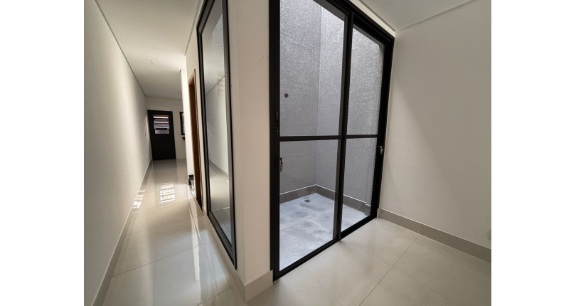 Lindo Sobrado Novo à venda Bairro do Parque São Domingos na Avenida General Charles de Gaulle 195,