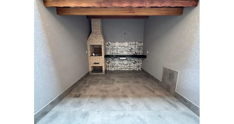 Lindo Sobrado Novo à venda Bairro do Parque São Domingos na Avenida General Charles de Gaulle 195,