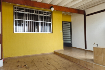 Casa para renda à venda no Bairro do Jardim Santo Elias na Rua Almério de Albuquerque Melo