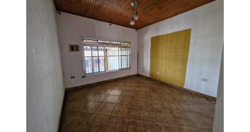 Casa para renda à venda no Bairro do Jardim Santo Elias na Rua Almério de Albuquerque Melo