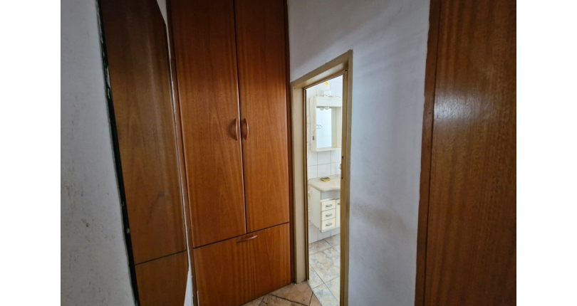 Casa para renda à venda no Bairro do Jardim Santo Elias na Rua Almério de Albuquerque Melo