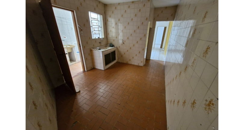 Casa para renda à venda no Bairro do Jardim Santo Elias na Rua Almério de Albuquerque Melo