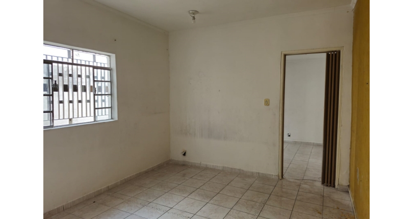 Casa para renda à venda no Bairro do Jardim Santo Elias na Rua Almério de Albuquerque Melo