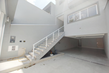 Lindo Sobrado Novo à Venda no Bairro do Parque São Domingos na Rua Martins Teotônio 64