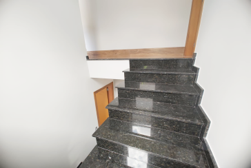 Lindo Sobrado Novo à Venda no Bairro do Parque São Domingos na Rua Martins Teotônio 64