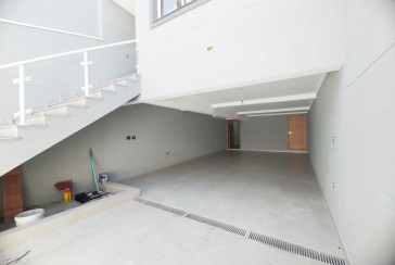 Lindo Sobrado Novo à Venda no Bairro do Parque São Domingos na Rua Martins Teotônio 64