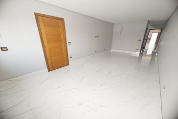 Lindo Sobrado Novo à Venda no Bairro do Parque São Domingos na Rua Martins Teotônio 64